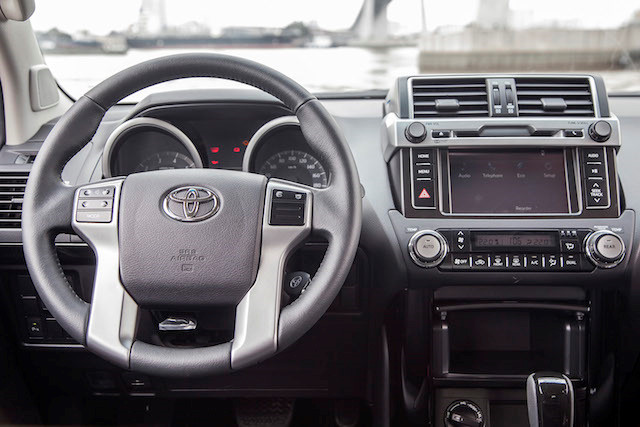 Toyota Land Cruiser Prado 2015 giá 2,192 tỷ đồng tại Việt Nam ảnh 9