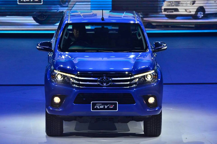 Ảnh thực tế Toyota Hilux 2016 sắp về Việt Nam ảnh 5