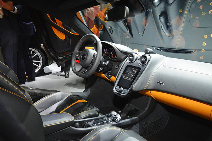 Cận cảnh siêu xe McLaren 570S Coupe mới - Thiên nga Đen tung cánh ảnh 5