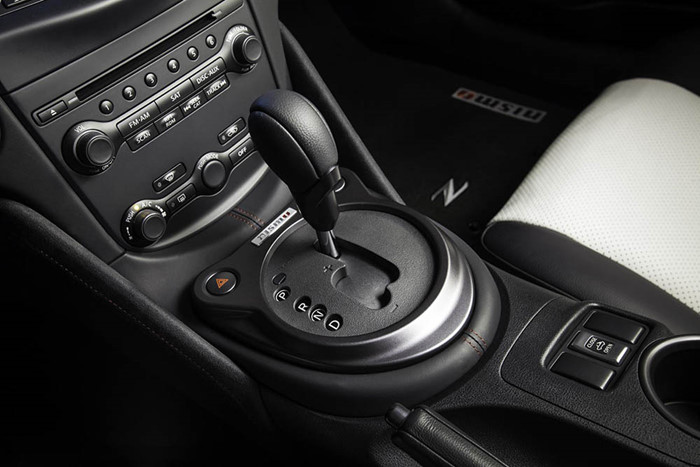 Mui trần Nissan 370Z NISMO Roadster mới đo sức hút thị trường ảnh 13